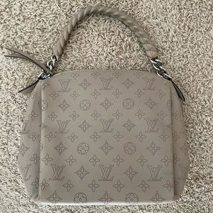 Louis Vuitton Mahina Babylon shoulder bag in Galet